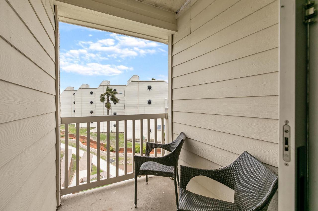 Steps To The Pool & Beach Beautiful Beachfront Resort, Shared Pools South Padre Island Exterior photo